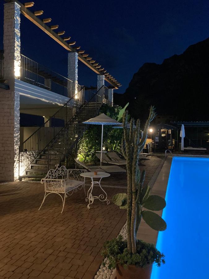 Residence Segattini Riva del Garda Exteriör bild
