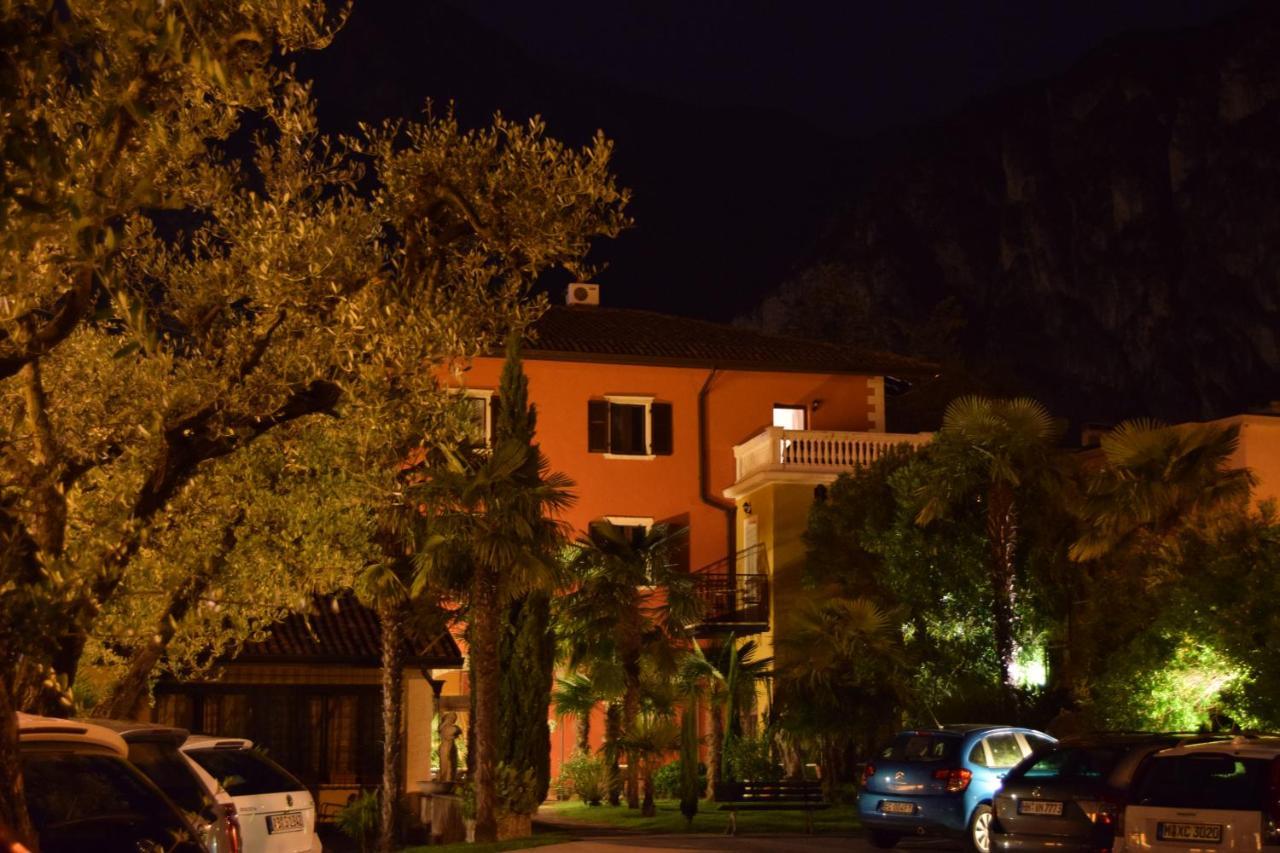 Residence Segattini Riva del Garda Exteriör bild
