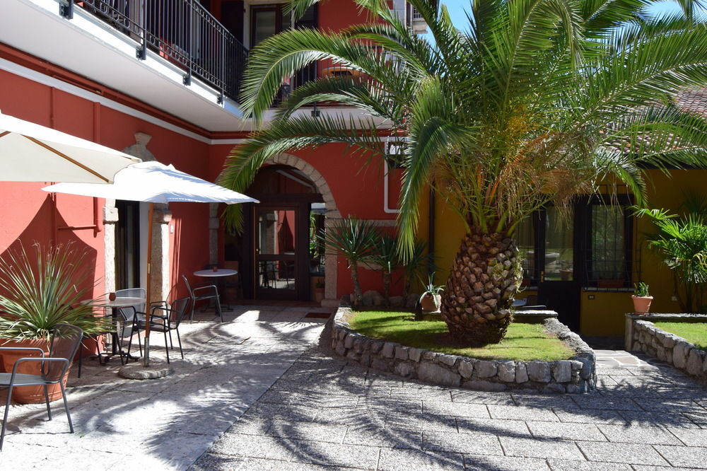 Residence Segattini Riva del Garda Exteriör bild